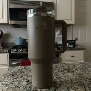 Stanley 40oz Stainless Steel H2.0 Flowstate